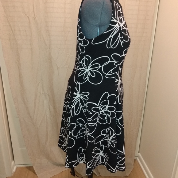 🔥NWOT 🔥 DKNY Sleeveless Dress Women's Size 14 - Picture 2 of 8